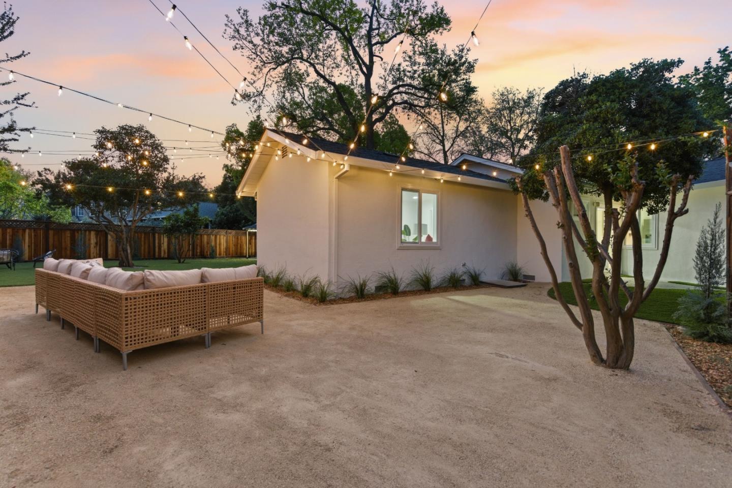 Detail Gallery Image 47 of 50 For 580 Green Manor Ct, Palo Alto,  CA 94301 - 3 Beds | 2 Baths