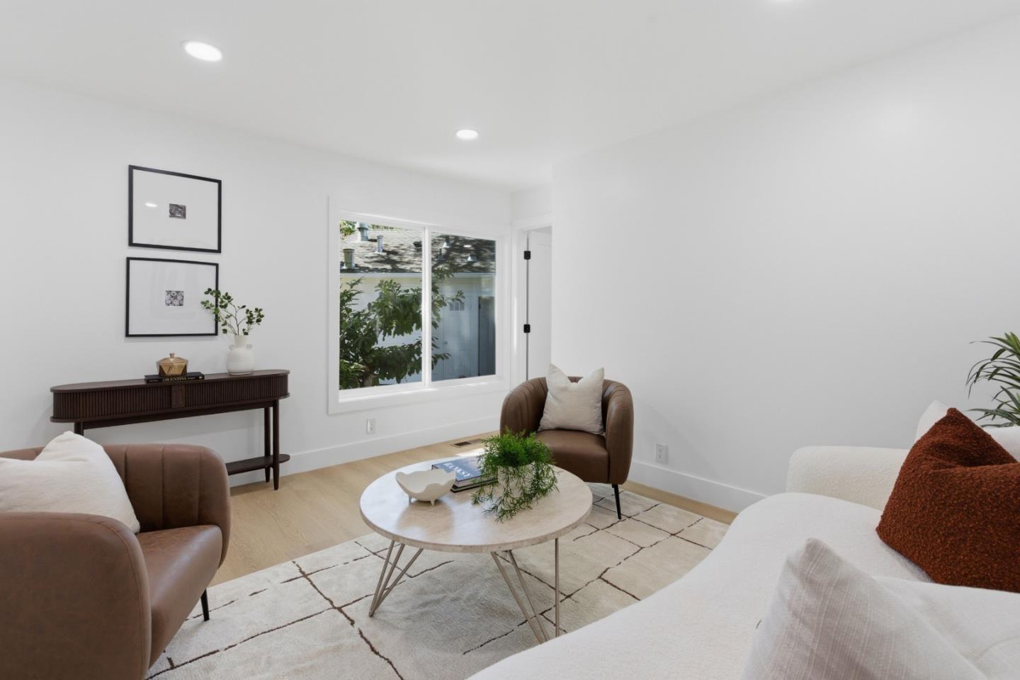 Detail Gallery Image 6 of 50 For 580 Green Manor Ct, Palo Alto,  CA 94301 - 3 Beds | 2 Baths