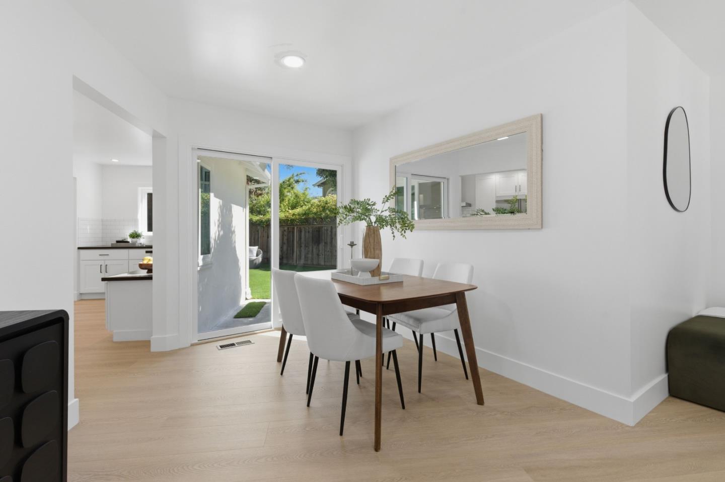 Detail Gallery Image 8 of 50 For 580 Green Manor Ct, Palo Alto,  CA 94301 - 3 Beds | 2 Baths