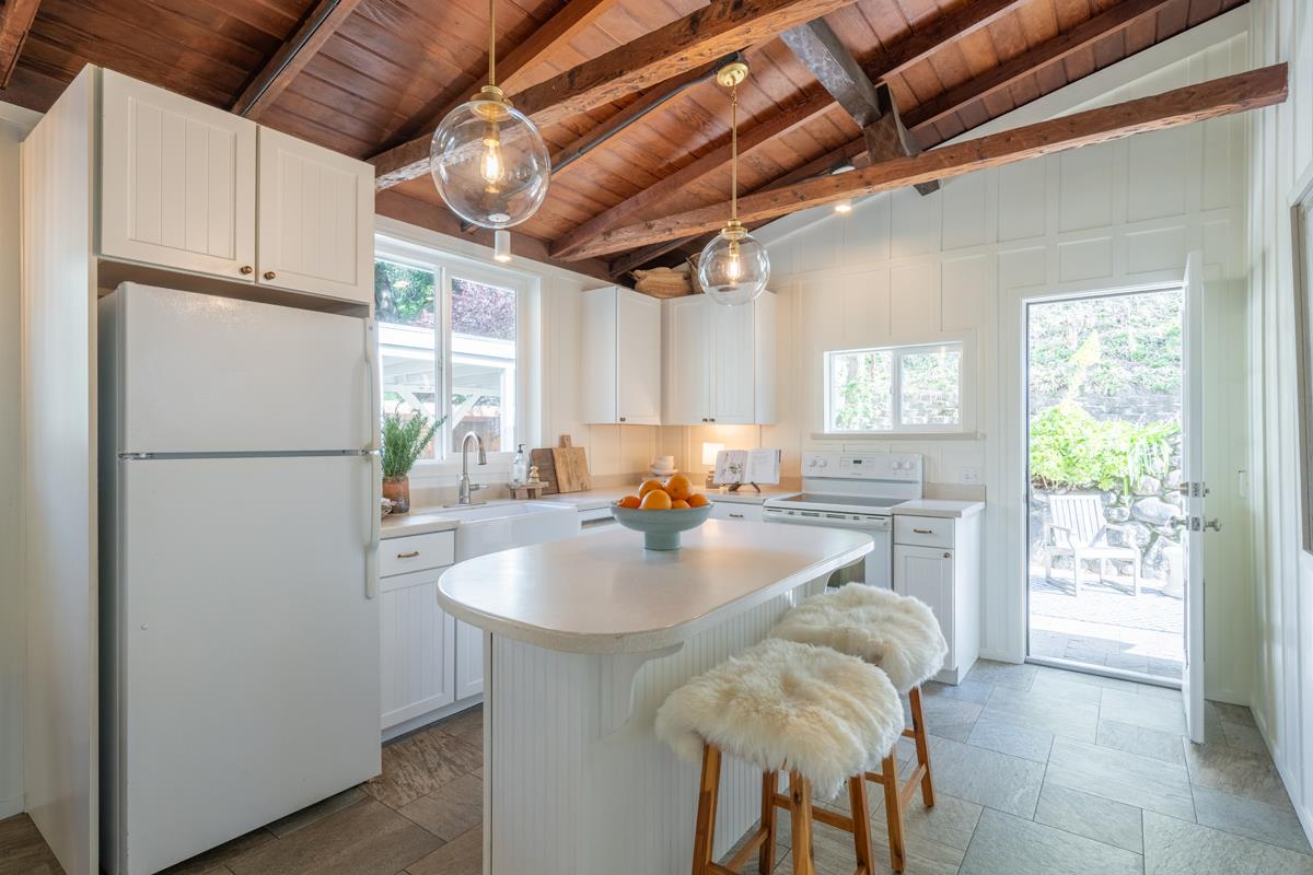 Detail Gallery Image 6 of 23 For 5 Camp Steffani, Carmel Valley,  CA 93924 - 2 Beds | 1/1 Baths