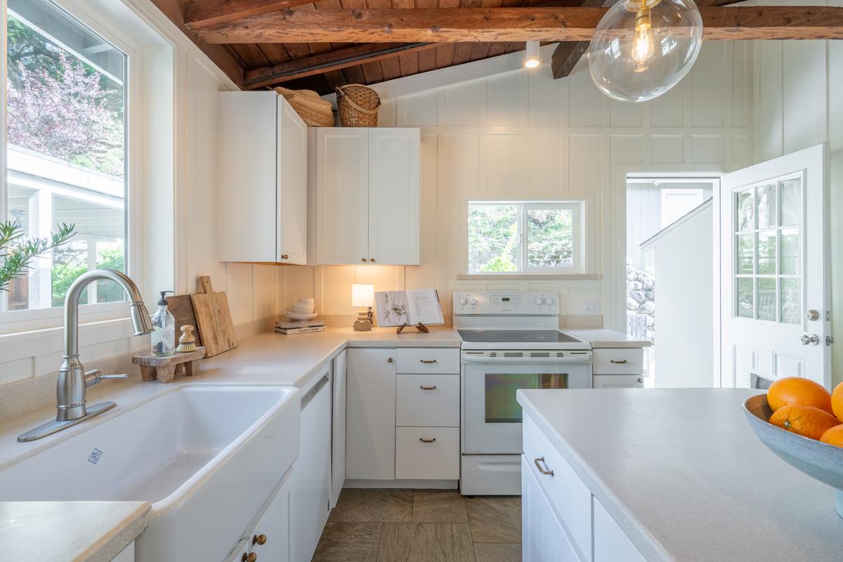 Detail Gallery Image 8 of 23 For 5 Camp Steffani, Carmel Valley,  CA 93924 - 2 Beds | 1/1 Baths