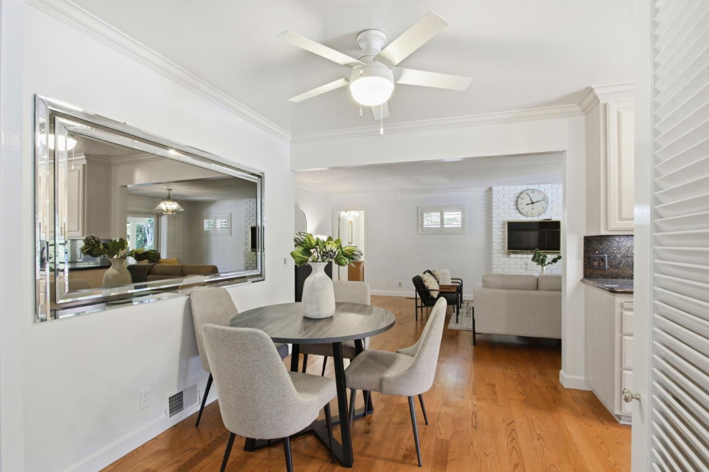 Detail Gallery Image 15 of 40 For 1141 Covington Rd, Los Altos,  CA 94024 - 3 Beds | 2/1 Baths