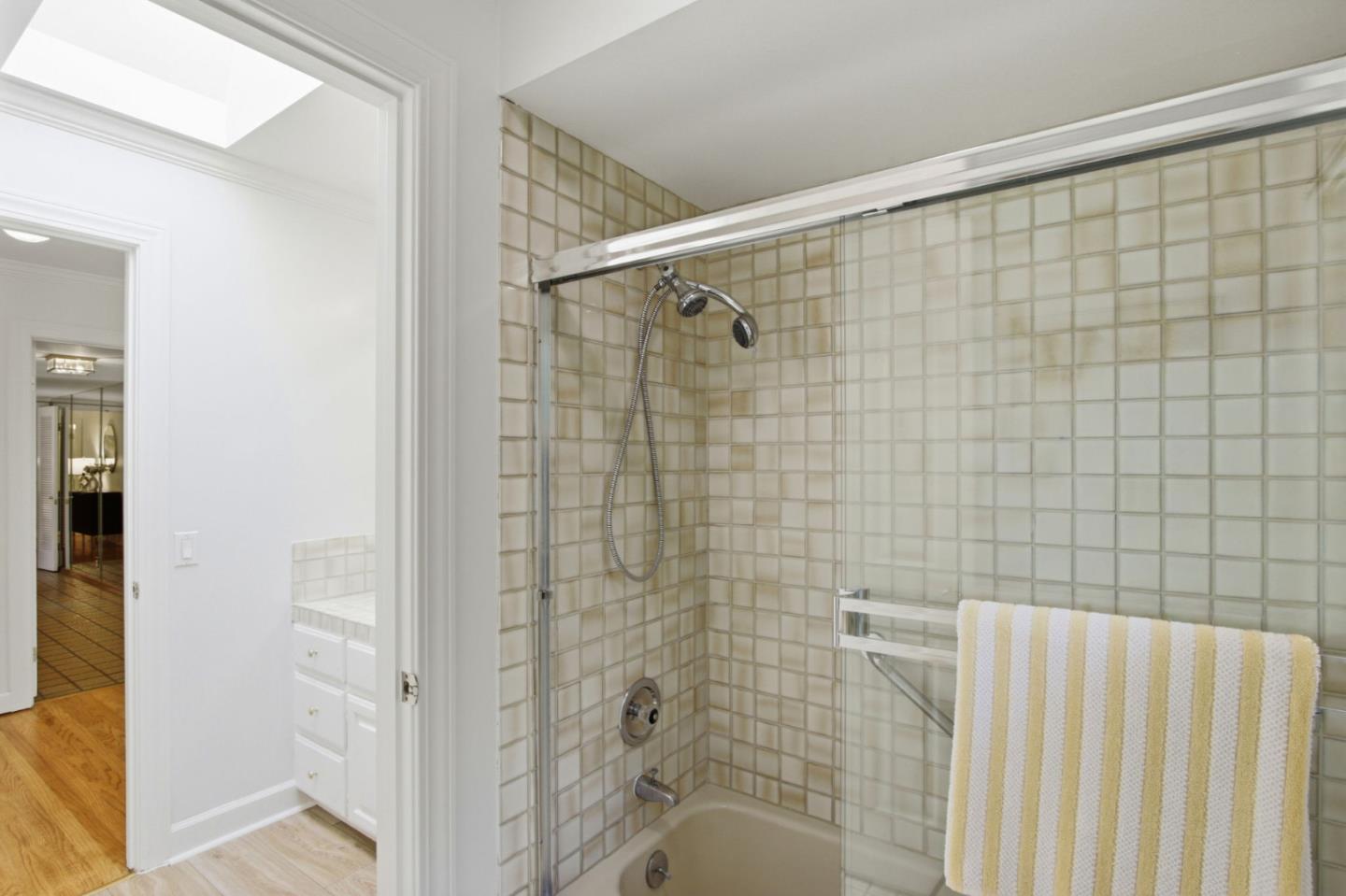 Detail Gallery Image 27 of 40 For 1141 Covington Rd, Los Altos,  CA 94024 - 3 Beds | 2/1 Baths