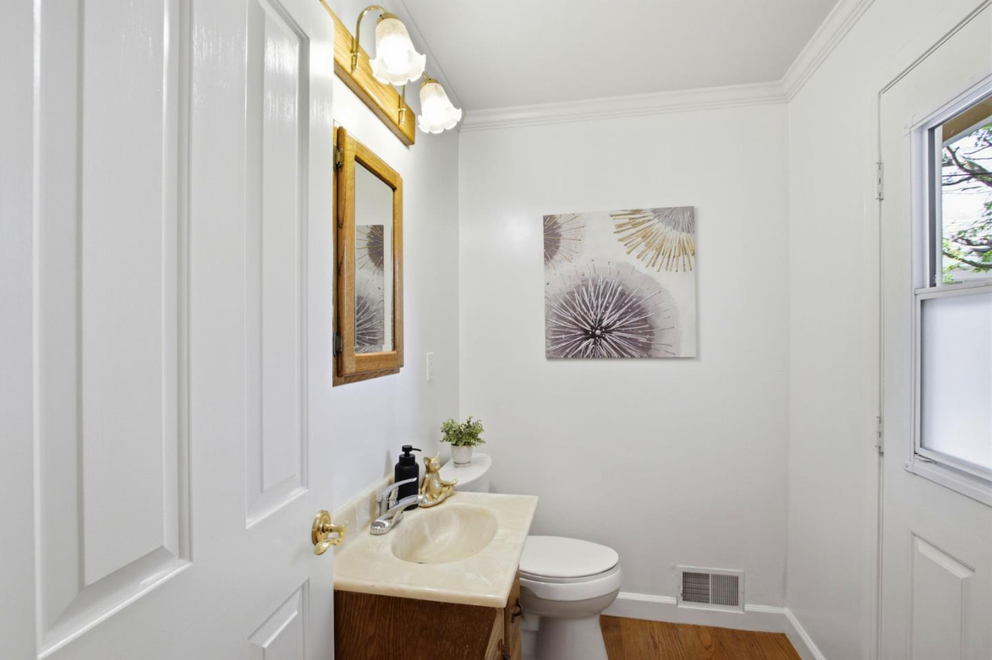 Detail Gallery Image 28 of 40 For 1141 Covington Rd, Los Altos,  CA 94024 - 3 Beds | 2/1 Baths