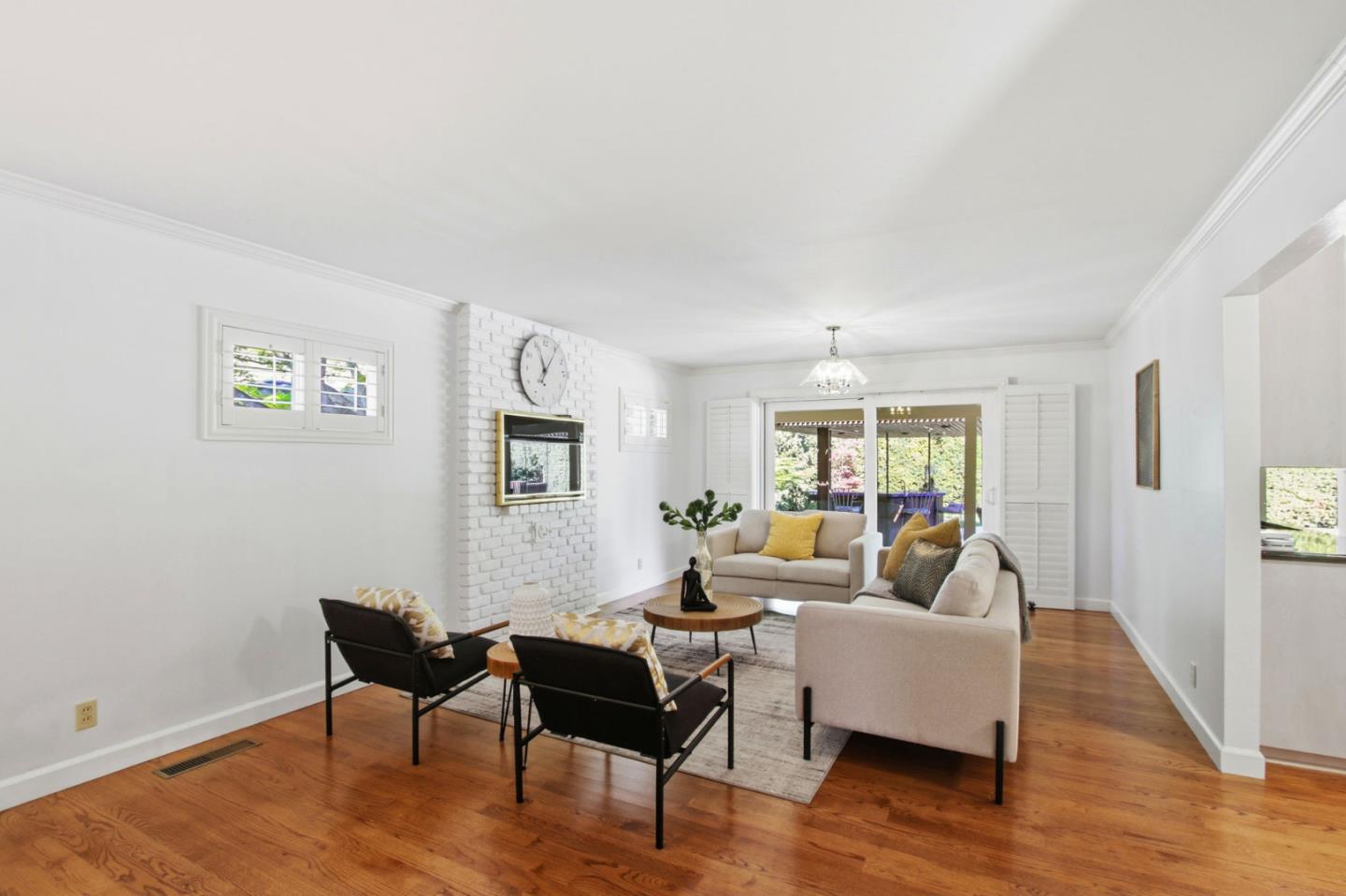 Detail Gallery Image 6 of 40 For 1141 Covington Rd, Los Altos,  CA 94024 - 3 Beds | 2/1 Baths