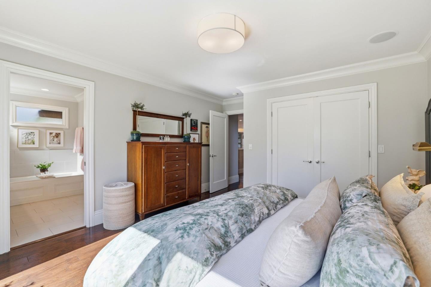 Detail Gallery Image 22 of 75 For 1152 Willow Glen Way, San Jose,  CA 95125 - 5 Beds | 5 Baths