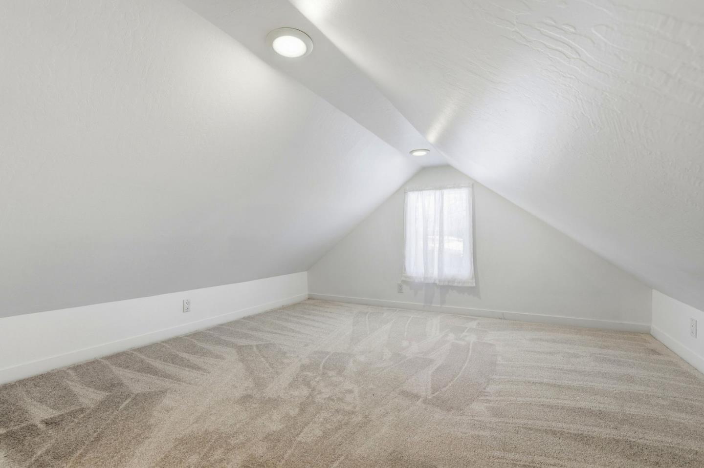 Detail Gallery Image 34 of 75 For 1152 Willow Glen Way, San Jose,  CA 95125 - 5 Beds | 5 Baths