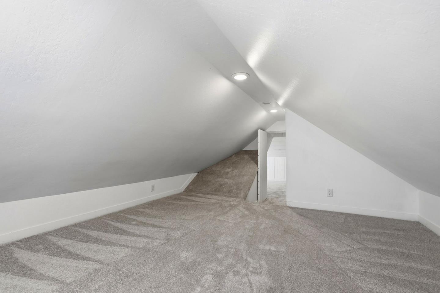 Detail Gallery Image 36 of 75 For 1152 Willow Glen Way, San Jose,  CA 95125 - 5 Beds | 5 Baths