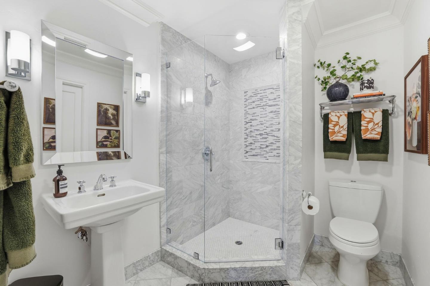 Detail Gallery Image 38 of 75 For 1152 Willow Glen Way, San Jose,  CA 95125 - 5 Beds | 5 Baths