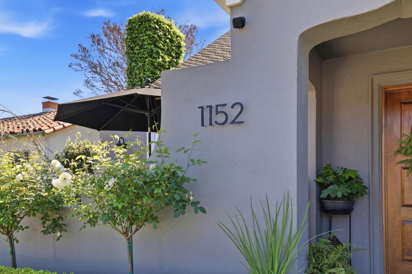 Detail Gallery Image 4 of 75 For 1152 Willow Glen Way, San Jose,  CA 95125 - 5 Beds | 5 Baths