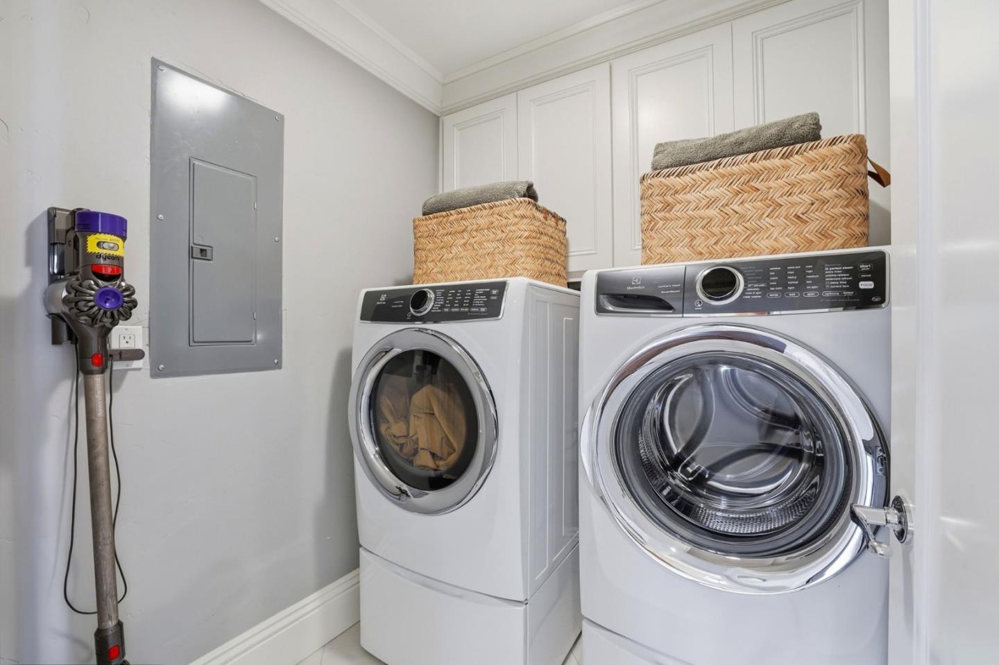 Detail Gallery Image 43 of 75 For 1152 Willow Glen Way, San Jose,  CA 95125 - 5 Beds | 5 Baths