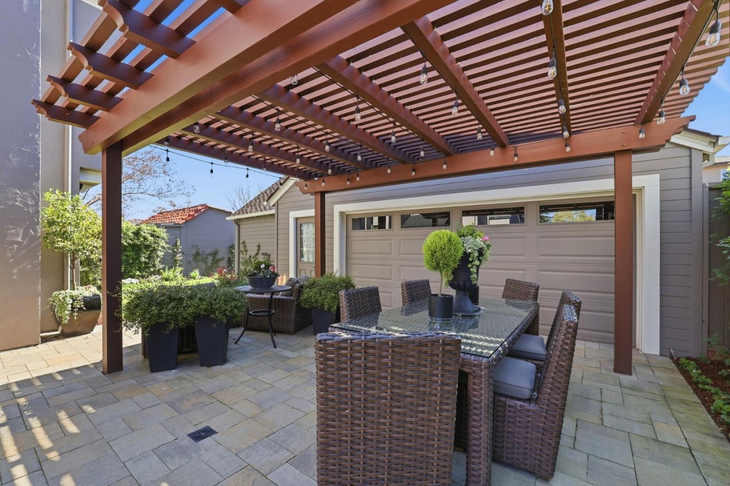 Detail Gallery Image 44 of 75 For 1152 Willow Glen Way, San Jose,  CA 95125 - 5 Beds | 5 Baths