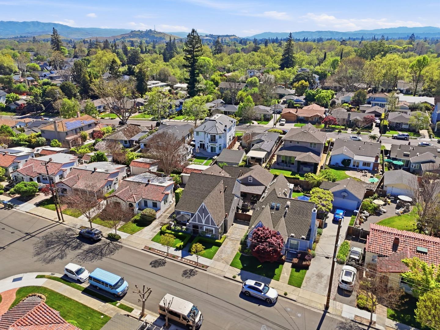 Detail Gallery Image 62 of 75 For 1152 Willow Glen Way, San Jose,  CA 95125 - 5 Beds | 5 Baths