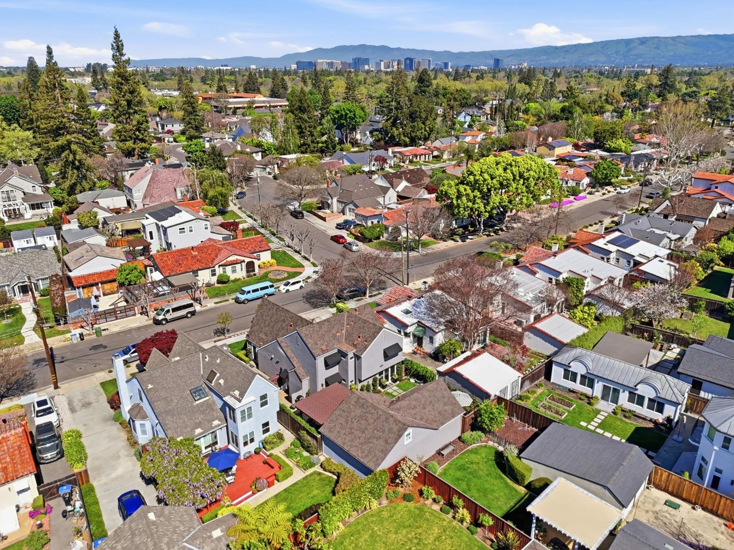 Detail Gallery Image 65 of 75 For 1152 Willow Glen Way, San Jose,  CA 95125 - 5 Beds | 5 Baths