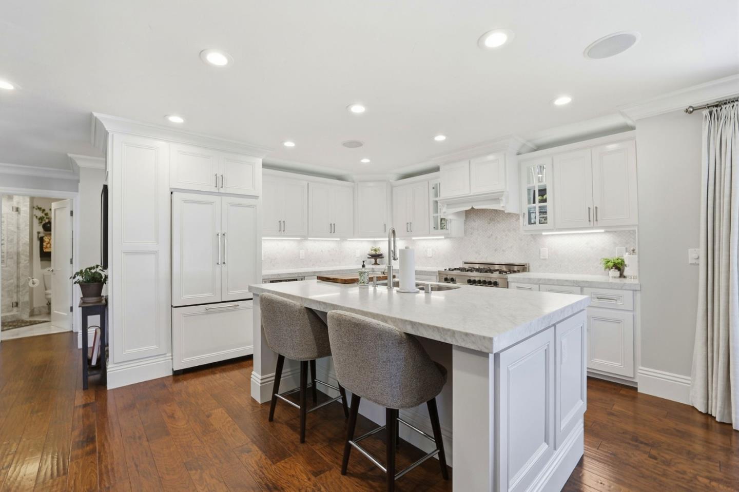 Detail Gallery Image 9 of 75 For 1152 Willow Glen Way, San Jose,  CA 95125 - 5 Beds | 5 Baths