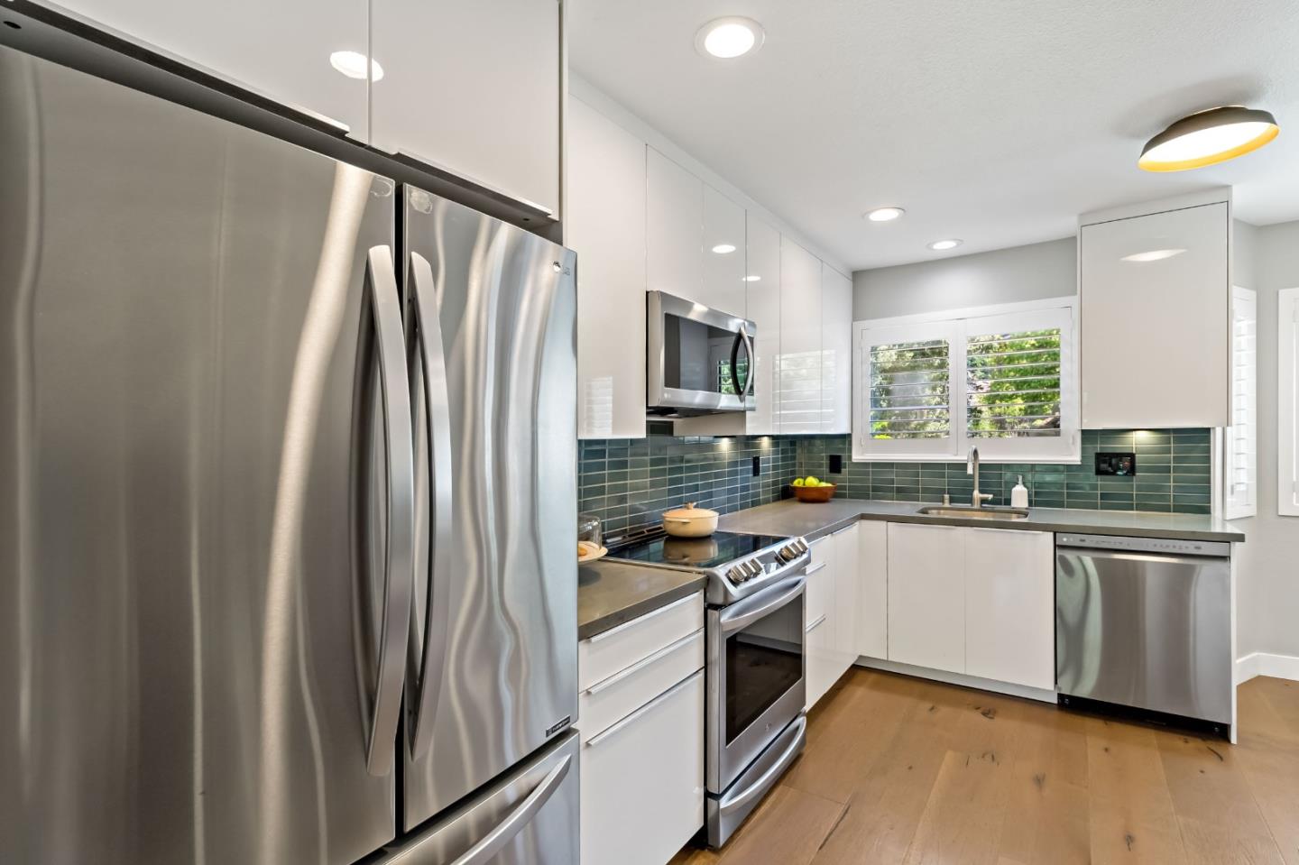 Detail Gallery Image 13 of 27 For 435 Alberto Way #2,  Los Gatos,  CA 95032 - 3 Beds | 2/1 Baths