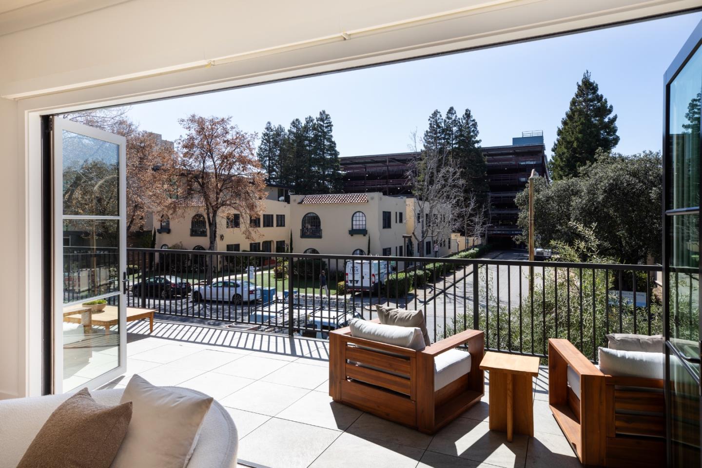 Detail Gallery Image 18 of 26 For 519 Webster St, Palo Alto,  CA 94301 - 8 Beds | 6/4 Baths