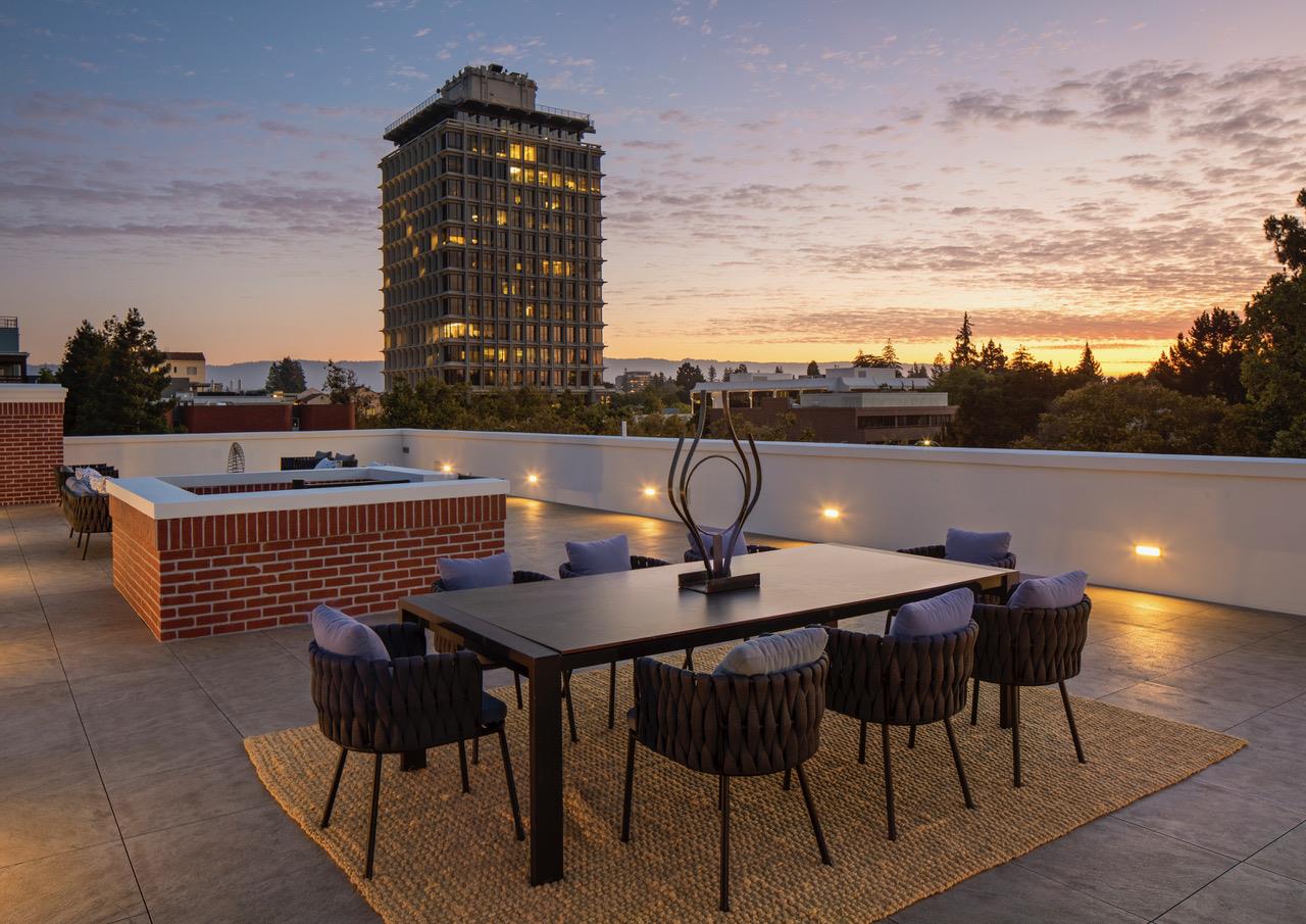 Detail Gallery Image 4 of 26 For 519 Webster St, Palo Alto,  CA 94301 - 8 Beds | 6/4 Baths