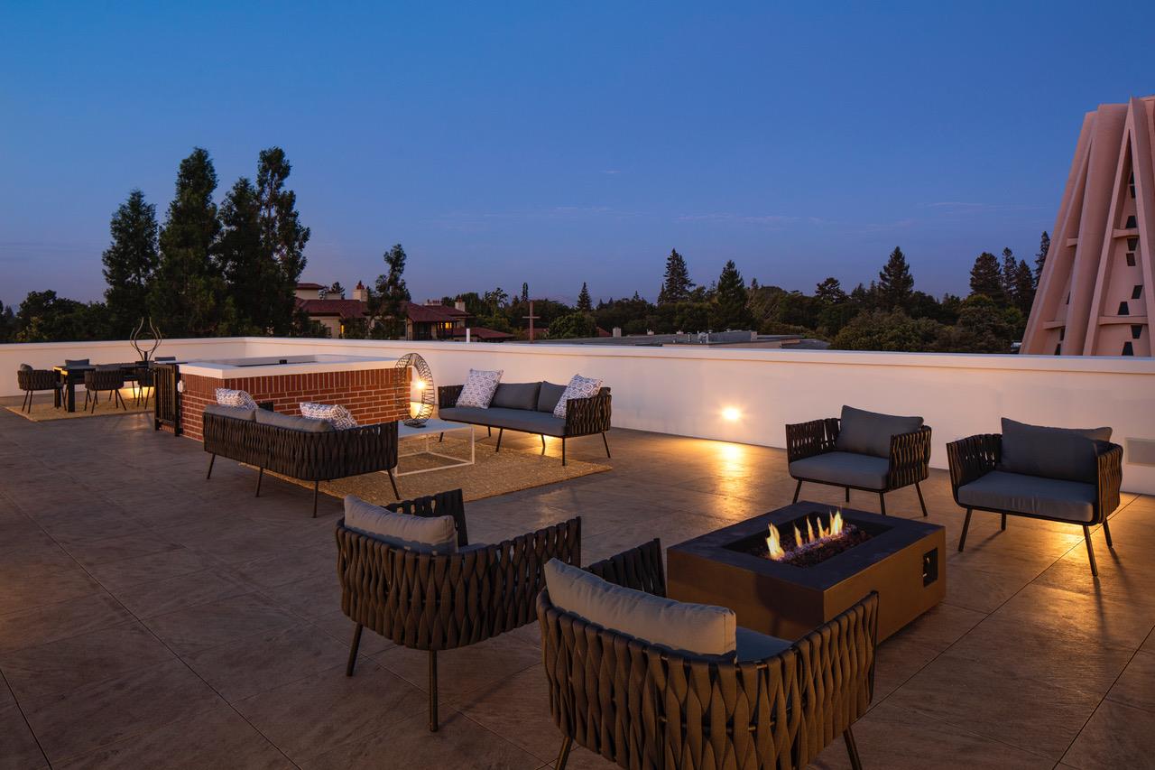 Detail Gallery Image 5 of 26 For 519 Webster St, Palo Alto,  CA 94301 - 8 Beds | 6/4 Baths