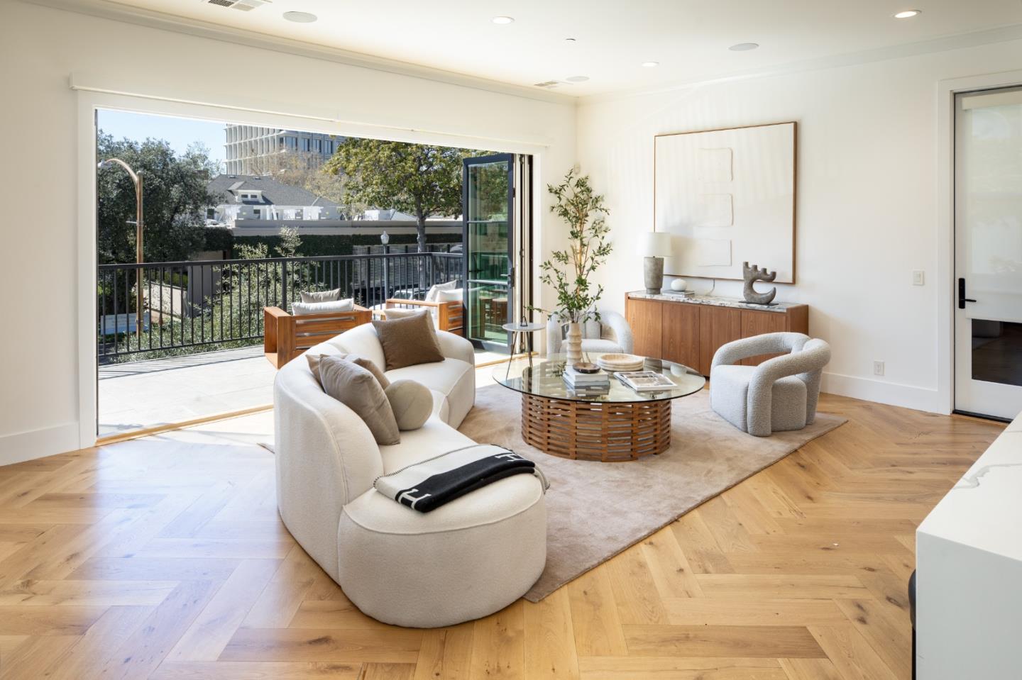 Detail Gallery Image 9 of 26 For 519 Webster St, Palo Alto,  CA 94301 - 8 Beds | 6/4 Baths