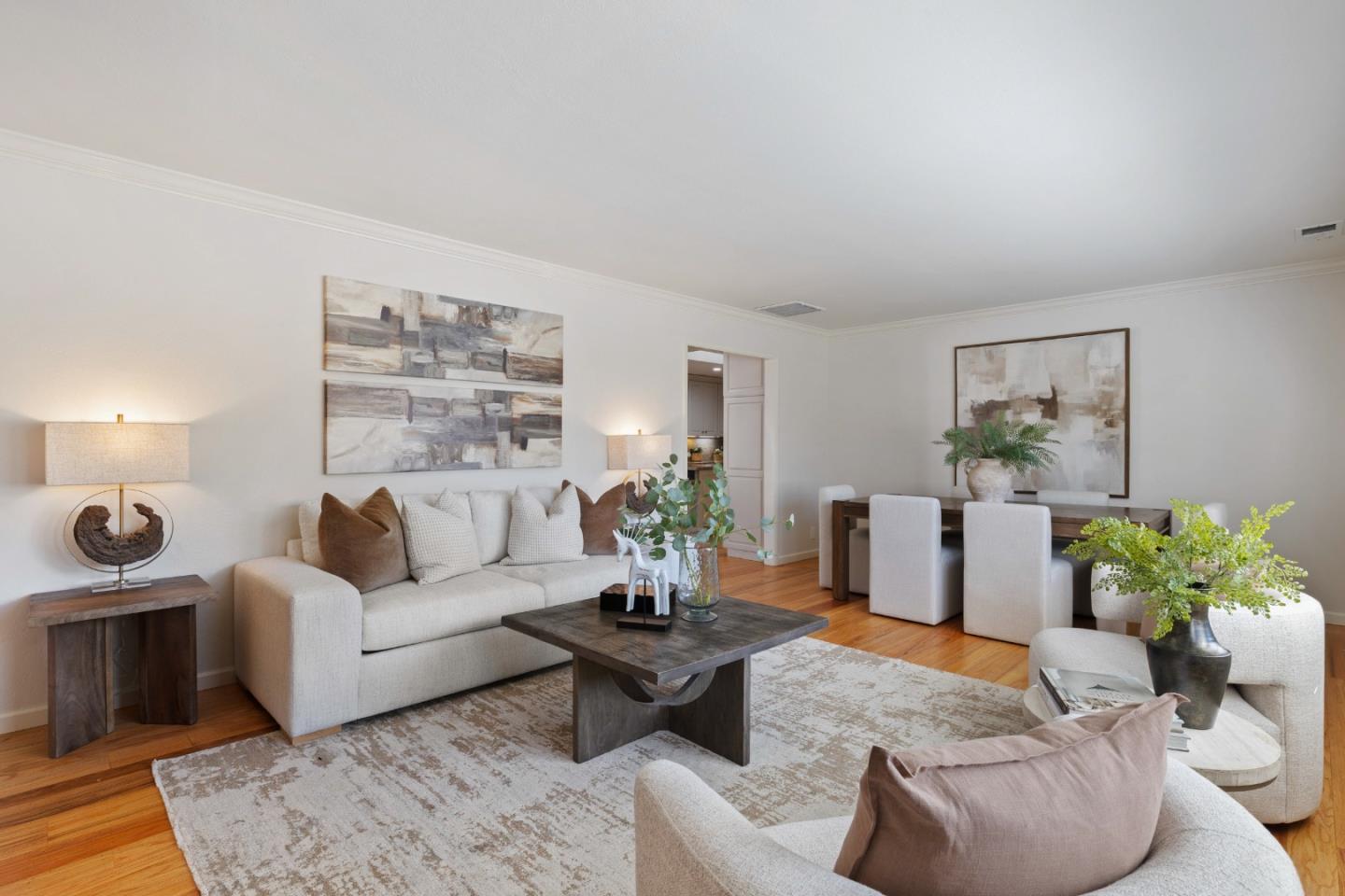 Detail Gallery Image 4 of 26 For 551 Hawthorne Ct, Los Altos,  CA 94024 - 3 Beds | 2 Baths