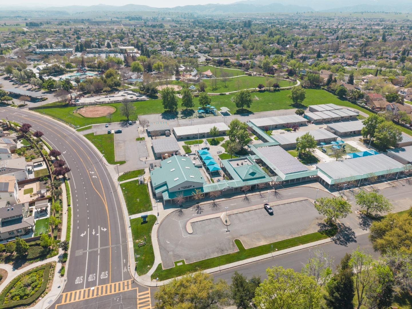 Detail Gallery Image 50 of 52 For 810 Coventry Cir, Brentwood,  CA 94513 - 4 Beds | 2/1 Baths