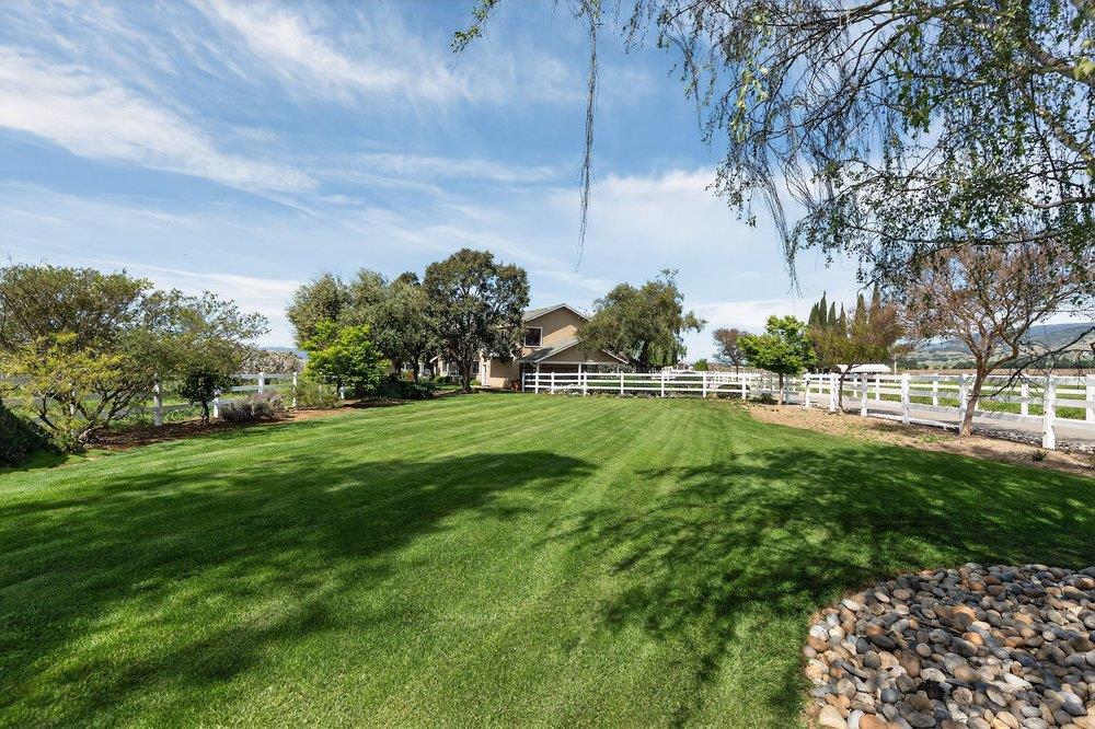 Detail Gallery Image 13 of 106 For 3465 Susie Ln, Gilroy,  CA 95020 - 4 Beds | 2/2 Baths