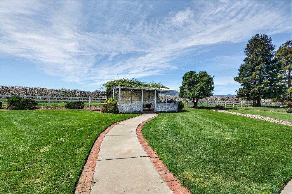 Detail Gallery Image 19 of 106 For 3465 Susie Ln, Gilroy,  CA 95020 - 4 Beds | 2/2 Baths