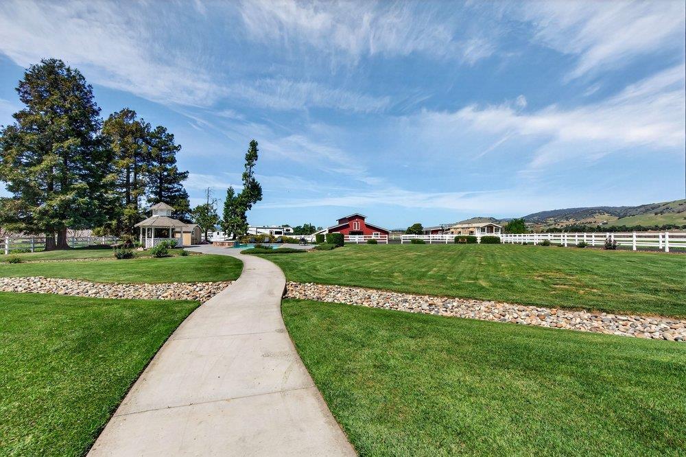 Detail Gallery Image 22 of 106 For 3465 Susie Ln, Gilroy,  CA 95020 - 4 Beds | 2/2 Baths