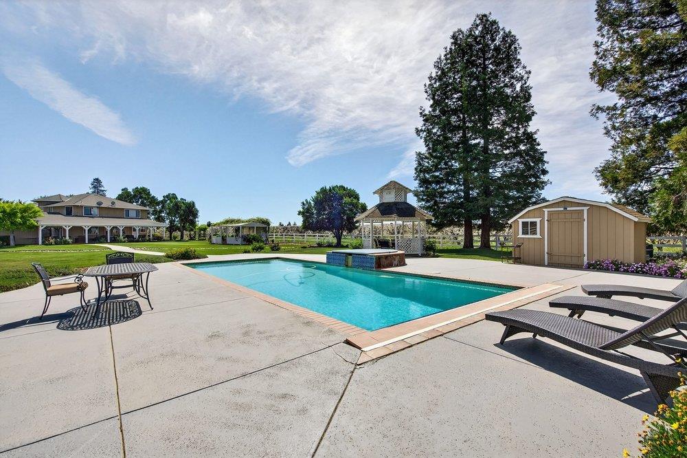 Detail Gallery Image 27 of 106 For 3465 Susie Ln, Gilroy,  CA 95020 - 4 Beds | 2/2 Baths