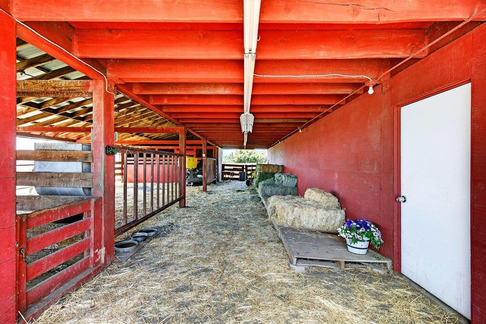 Detail Gallery Image 34 of 106 For 3465 Susie Ln, Gilroy,  CA 95020 - 4 Beds | 2/2 Baths