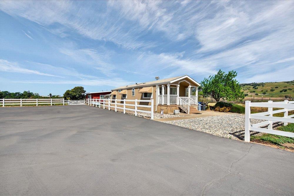 Detail Gallery Image 37 of 106 For 3465 Susie Ln, Gilroy,  CA 95020 - 4 Beds | 2/2 Baths