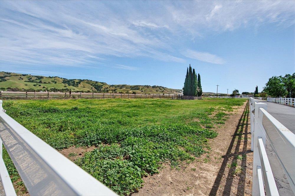 Detail Gallery Image 39 of 106 For 3465 Susie Ln, Gilroy,  CA 95020 - 4 Beds | 2/2 Baths