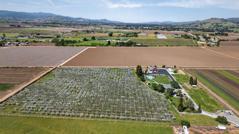 Detail Gallery Image 96 of 106 For 3465 Susie Ln, Gilroy,  CA 95020 - 4 Beds | 2/2 Baths