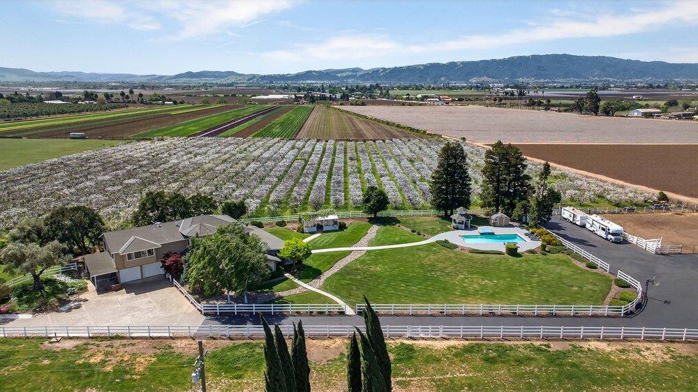 Detail Gallery Image 98 of 106 For 3465 Susie Ln, Gilroy,  CA 95020 - 4 Beds | 2/2 Baths