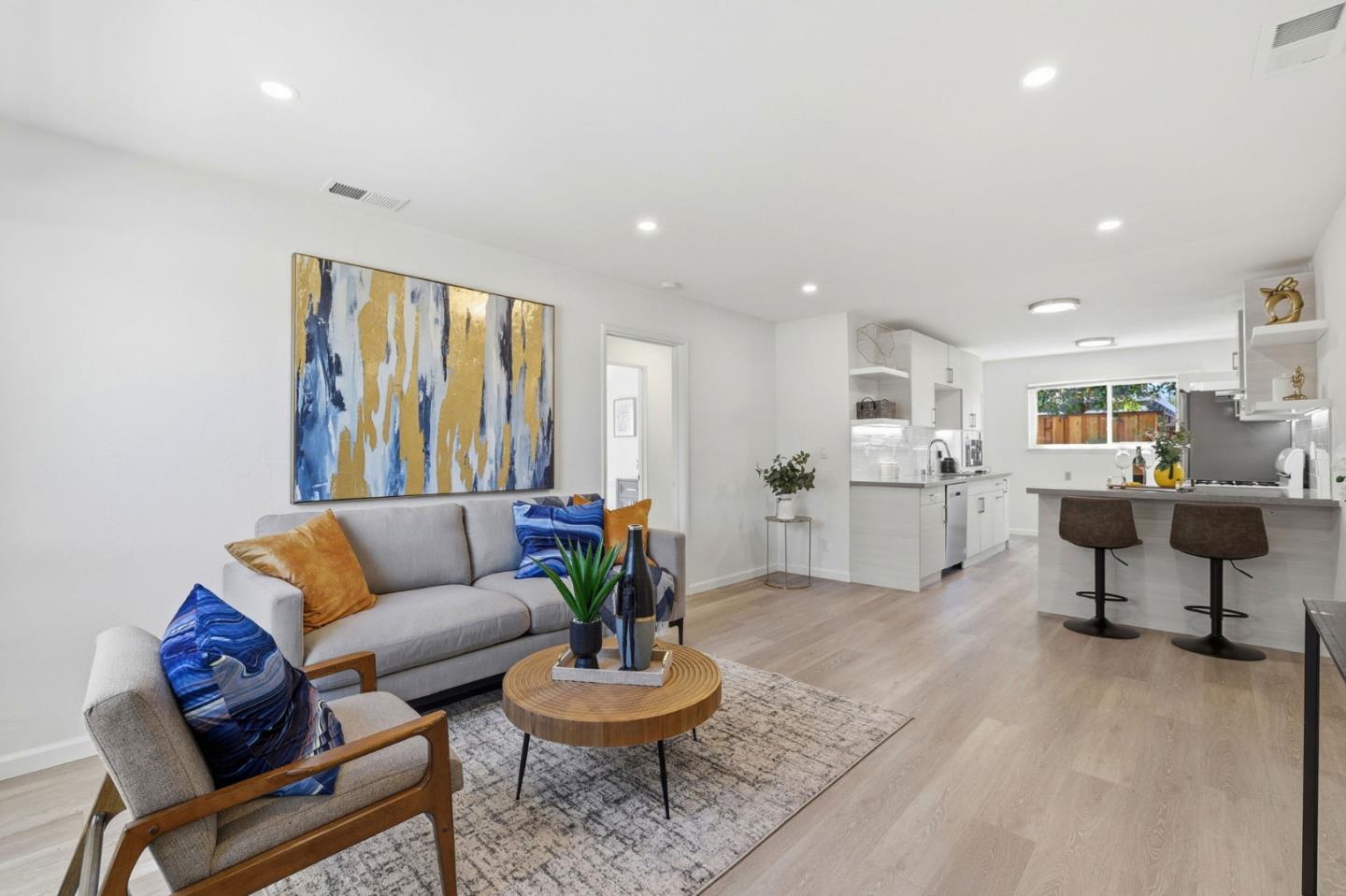 Detail Gallery Image 5 of 30 For 111-113 Nancy Ct, Mountain View,  CA 94041 - – Beds | – Baths