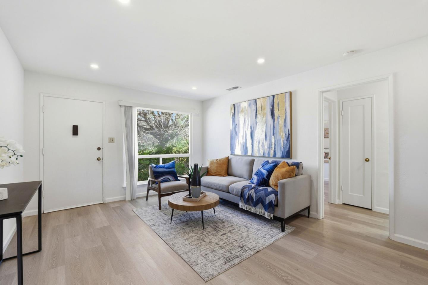 Detail Gallery Image 7 of 30 For 111-113 Nancy Ct, Mountain View,  CA 94041 - – Beds | – Baths