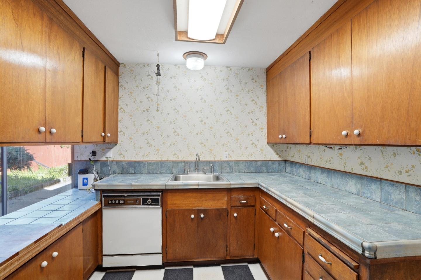 Detail Gallery Image 12 of 100 For 3505 Morningside Dr, El Sobrante,  CA 94803 - 6 Beds | 3/1 Baths