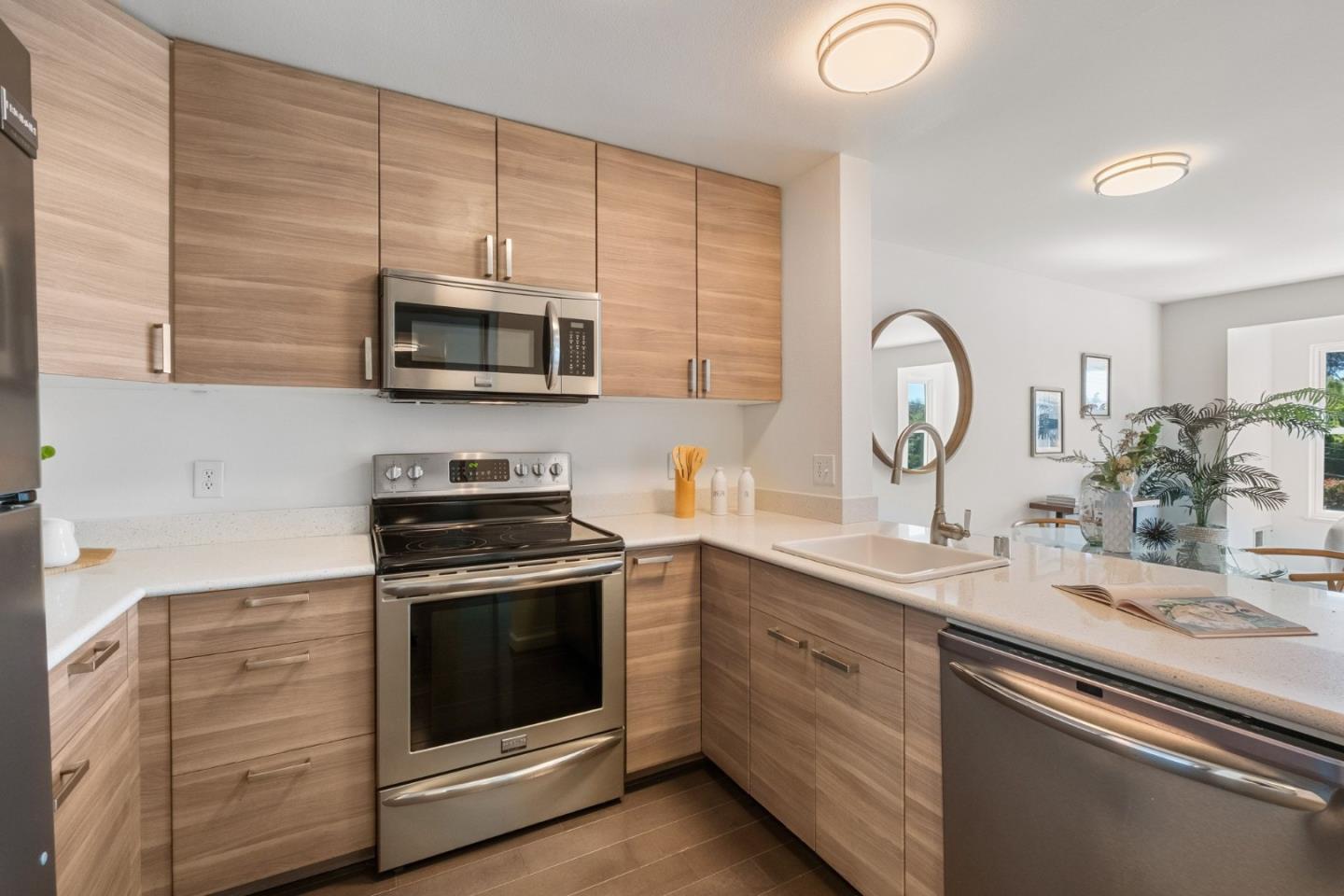 Detail Gallery Image 7 of 33 For 2250 24th St #330,  San Francisco,  CA 94107 - 1 Beds | 1 Baths