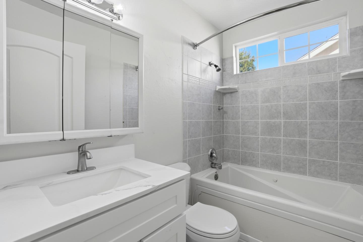 Detail Gallery Image 15 of 44 For 1454 Arlington Rd, Livermore,  CA 94551 - 3 Beds | 3 Baths