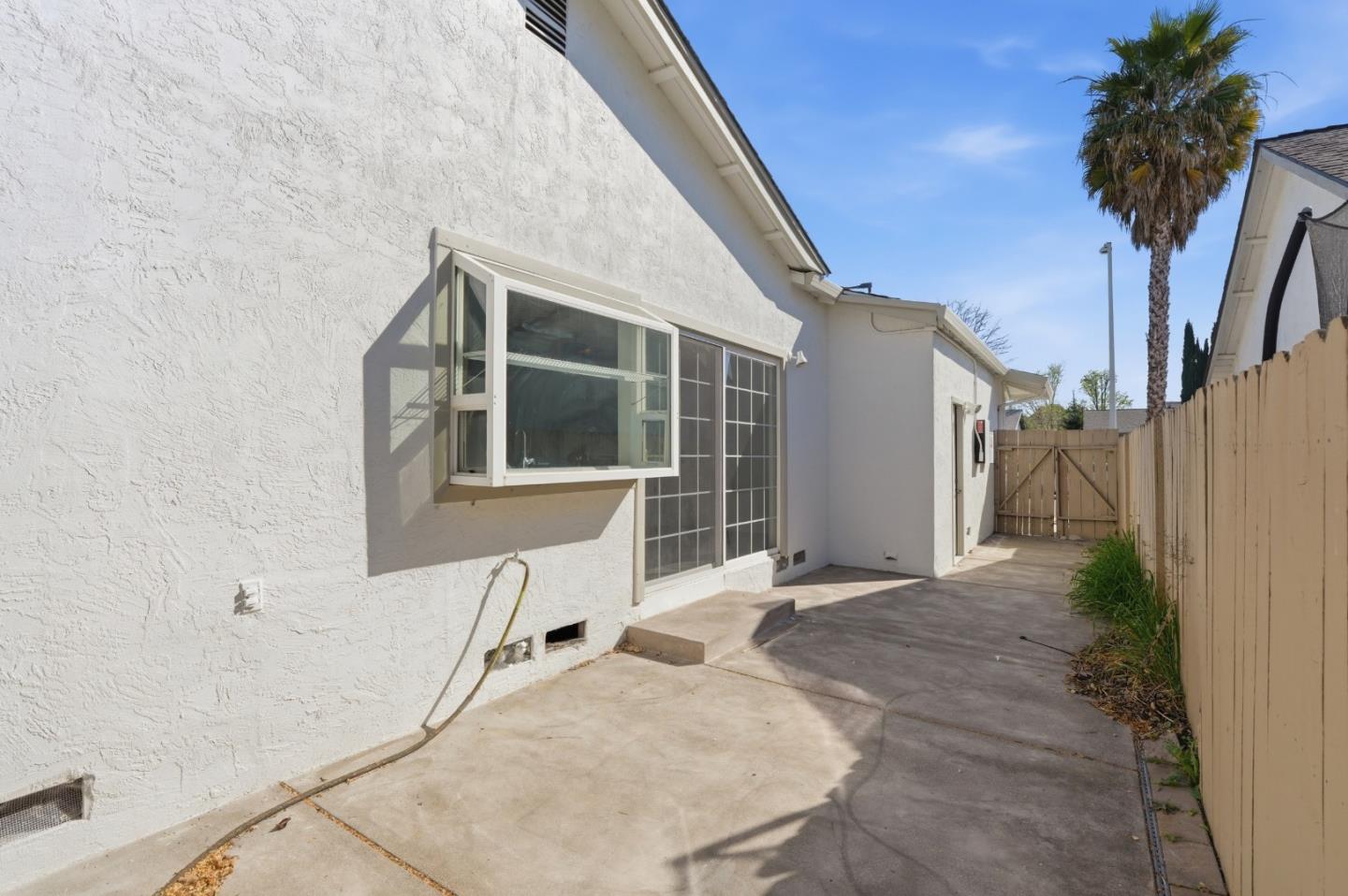 Detail Gallery Image 31 of 44 For 1454 Arlington Rd, Livermore,  CA 94551 - 3 Beds | 3 Baths