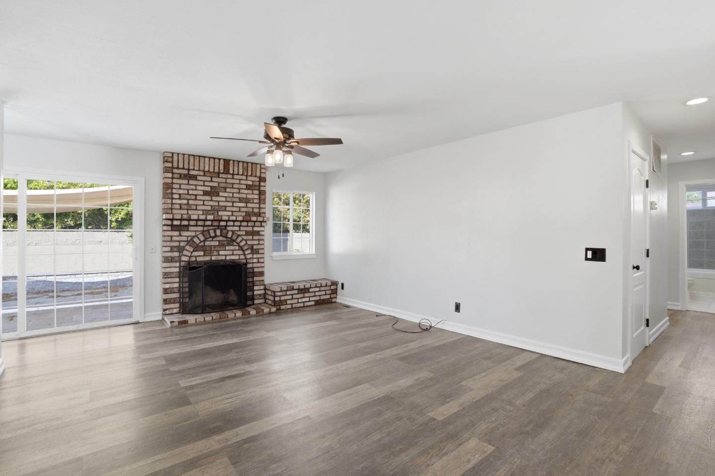 Detail Gallery Image 4 of 44 For 1454 Arlington Rd, Livermore,  CA 94551 - 3 Beds | 3 Baths