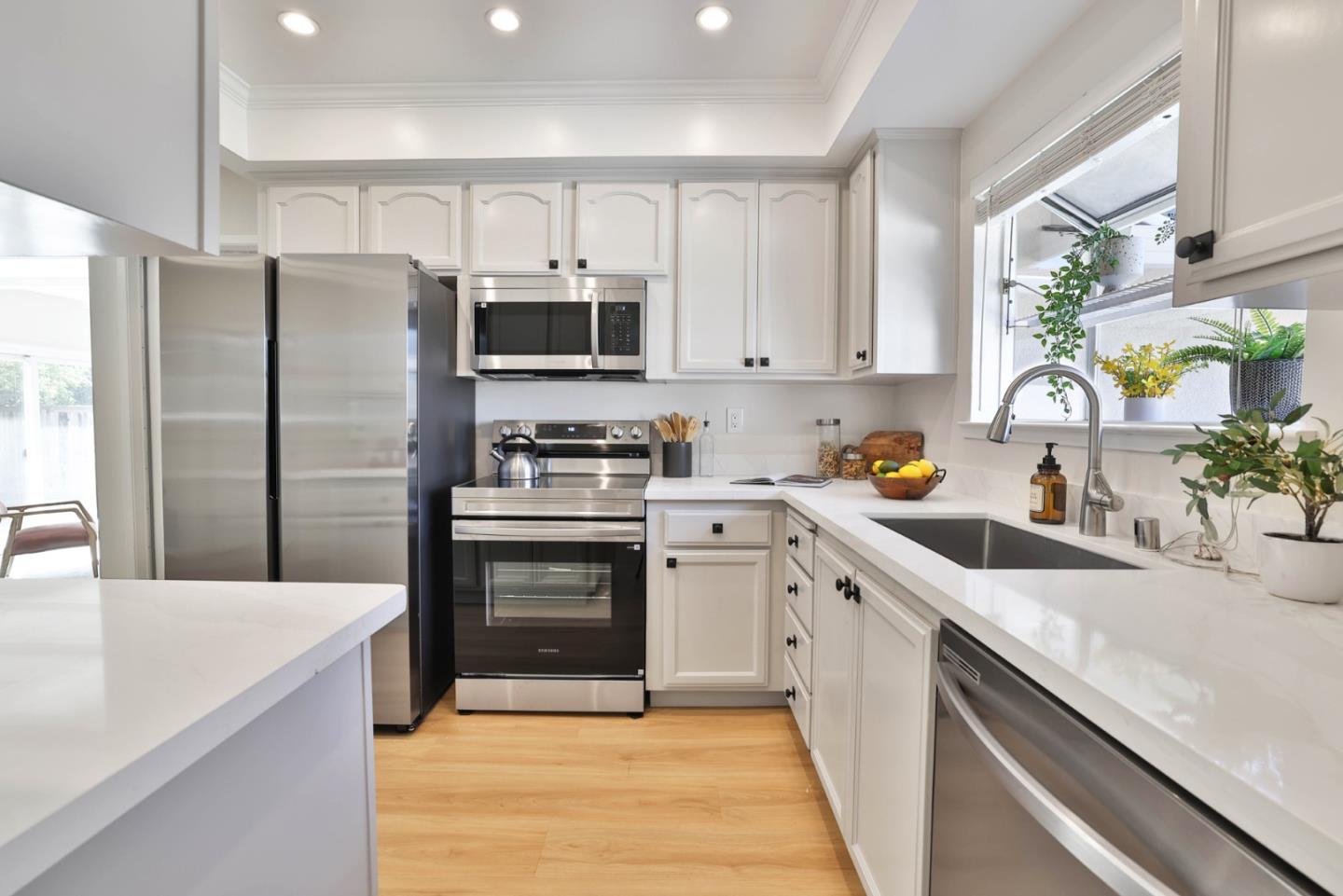 Detail Gallery Image 5 of 21 For 488 Tuscarora Dr, San Jose,  CA 95123 - 4 Beds | 2 Baths