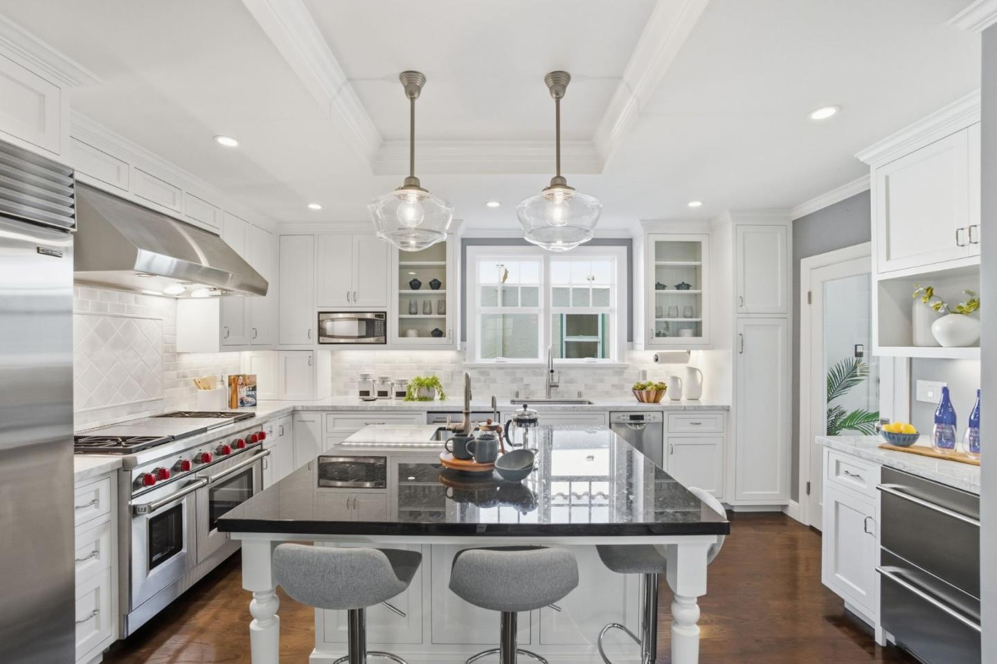 Detail Gallery Image 13 of 97 For 2105 Hillside Dr, Burlingame,  CA 94010 - 5 Beds | 4 Baths