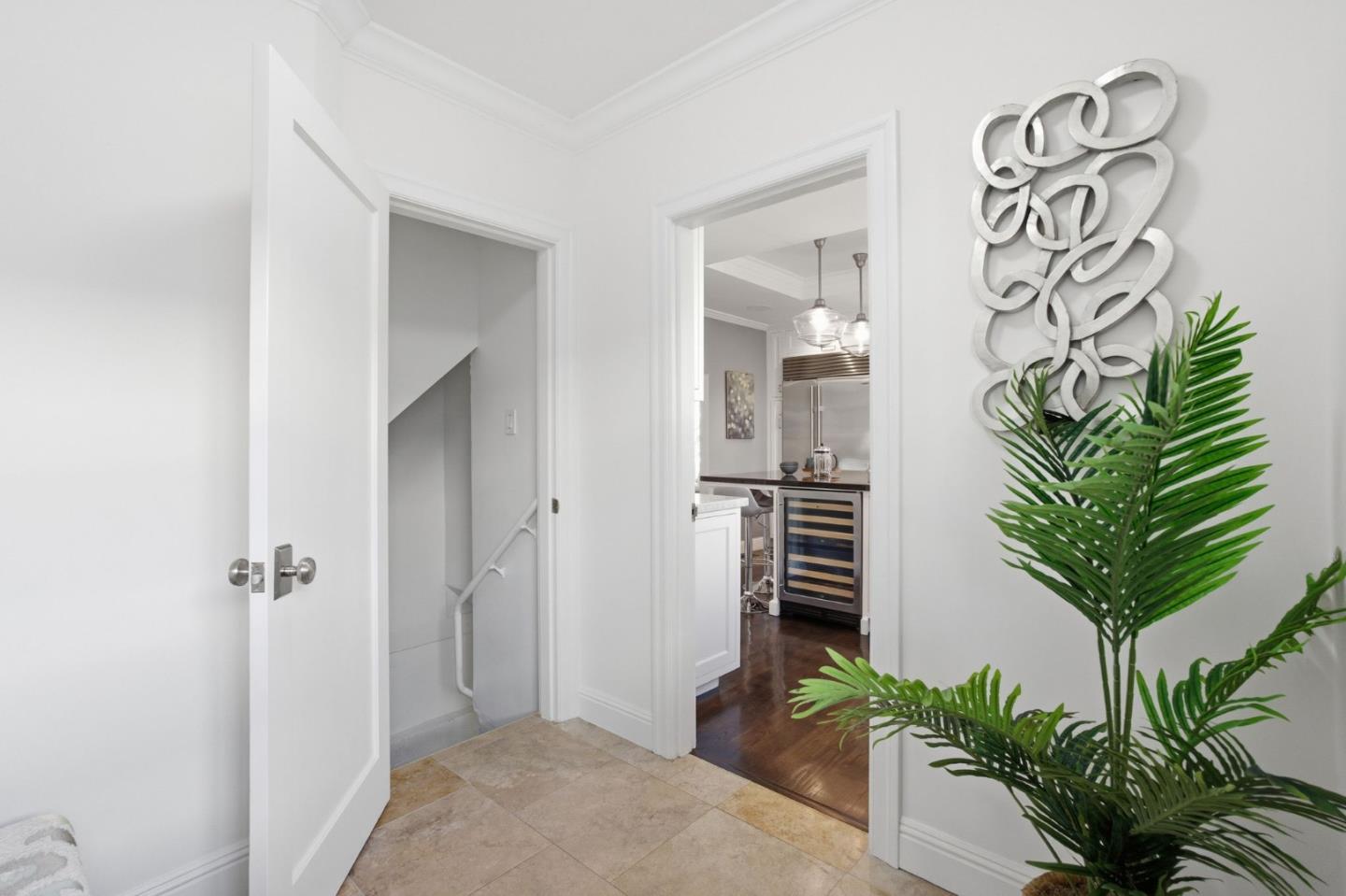 Detail Gallery Image 24 of 97 For 2105 Hillside Dr, Burlingame,  CA 94010 - 5 Beds | 4 Baths