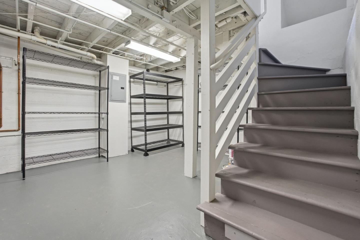 Detail Gallery Image 25 of 97 For 2105 Hillside Dr, Burlingame,  CA 94010 - 5 Beds | 4 Baths