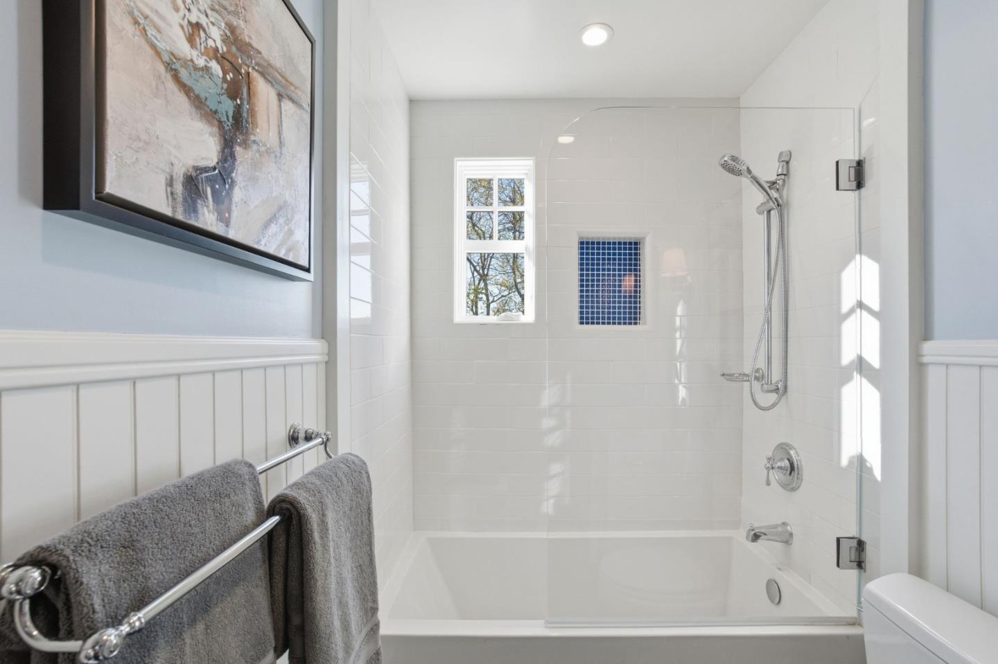 Detail Gallery Image 46 of 97 For 2105 Hillside Dr, Burlingame,  CA 94010 - 5 Beds | 4 Baths