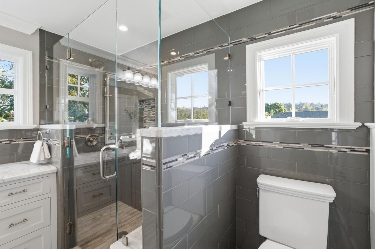 Detail Gallery Image 74 of 97 For 2105 Hillside Dr, Burlingame,  CA 94010 - 5 Beds | 4 Baths