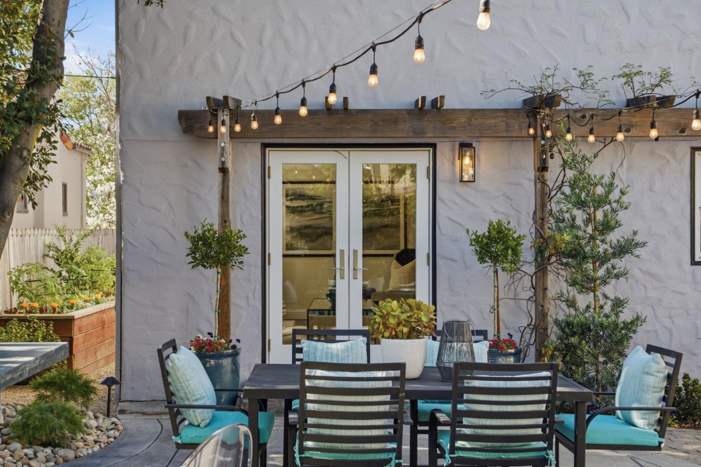 Detail Gallery Image 84 of 97 For 2105 Hillside Dr, Burlingame,  CA 94010 - 5 Beds | 4 Baths