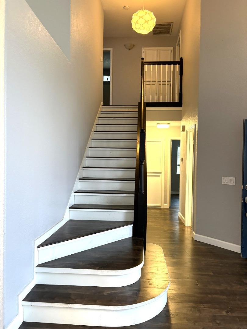 Detail Gallery Image 4 of 26 For 4 Coso Ct, Sacramento,  CA 95838 - 4 Beds | 3 Baths